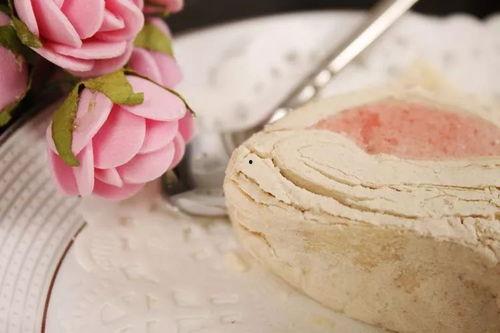 玫瑰酥糖吃瓜,甜蜜滋味尽享夏日